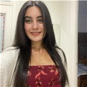 Estudiante de psicología, con bachillerato biológico con buenas notas.